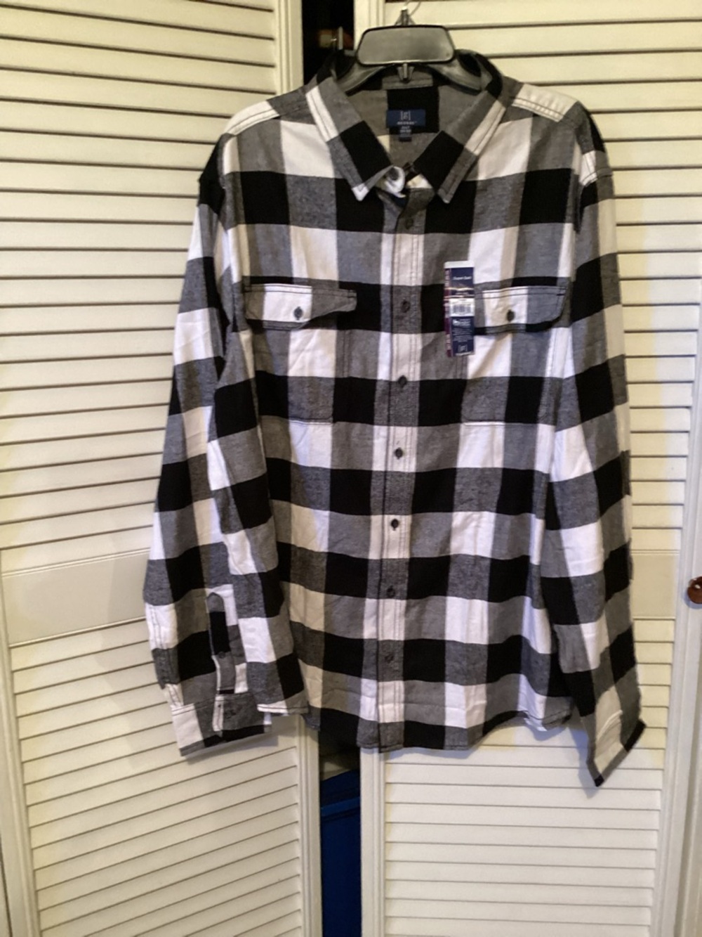George men’s 2XLT black and white buffalo plaid flannel shirt, NWT